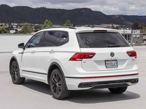Used 2022 Volkswagen Tiguan SE R-Line AWD/4WD image 4