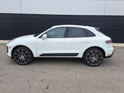 Used 2026 Porsche Macan AWD/4WD image 2