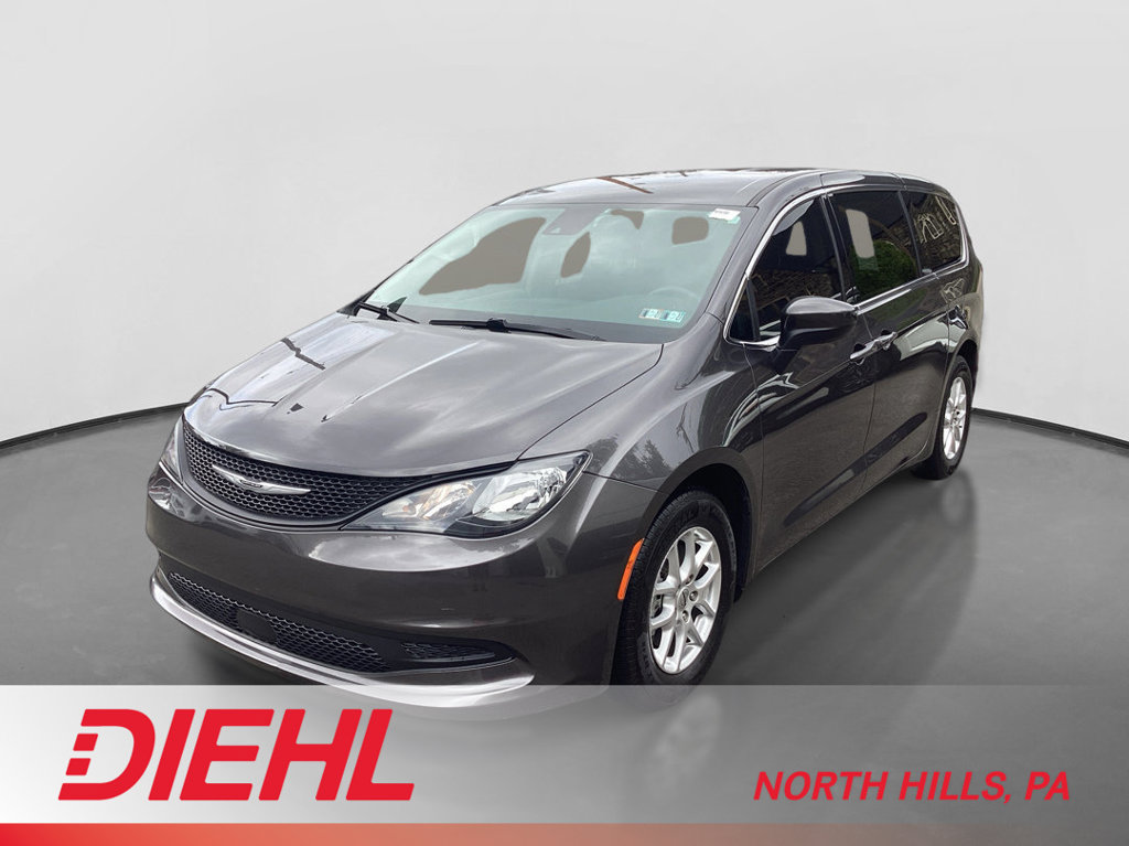 Used 2022 Chrysler Voyager LX FWD image 1