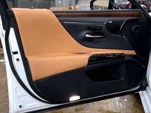 Used 2023 Lexus ES 300h w/ Premium Package image 25