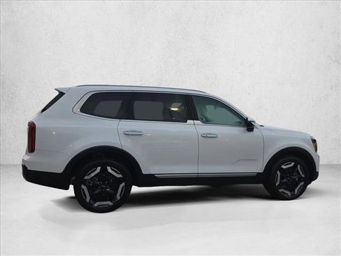 Used 2025 Kia Telluride S image 4