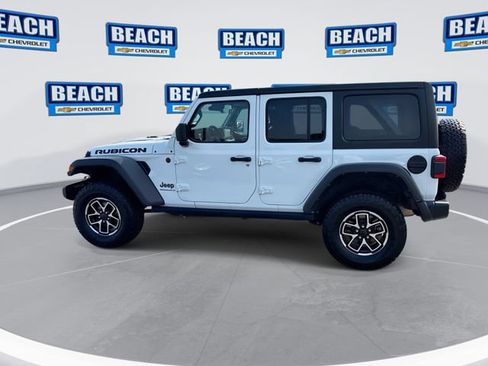 Used 2025 Jeep Wrangler Unlimited Rubicon AWD/4WD image 5