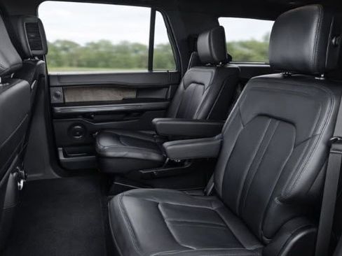 Used 2018 Ford Expedition Max Limited w/ Equipment Group 301A image 4