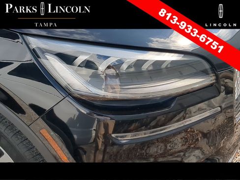 Used 2023 Lincoln Aviator Standard w/ Premium Package image 13