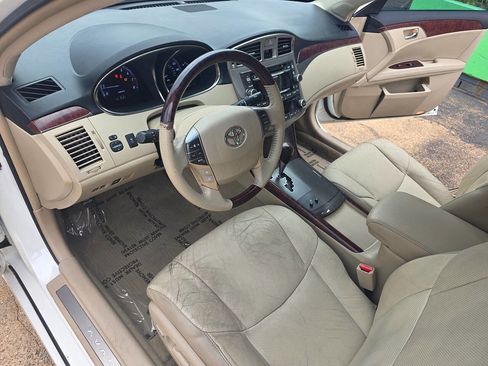 Used 2011 Toyota Avalon Limited image 15