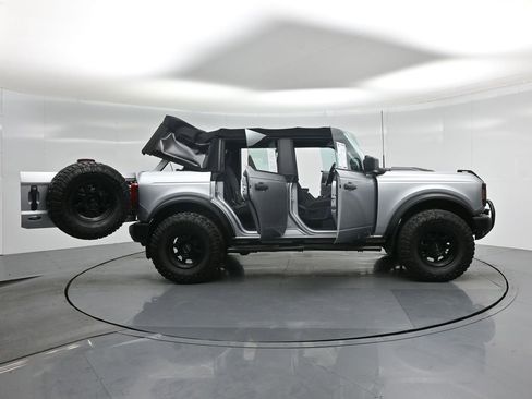 Used 2021 Ford Bronco 4-Door image 3