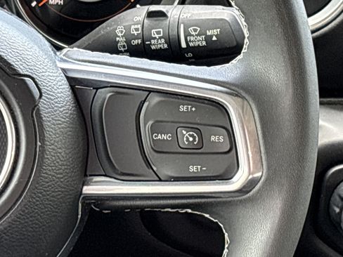 Used 2023 Jeep Wrangler Unlimited Sahara AWD/4WD image 22