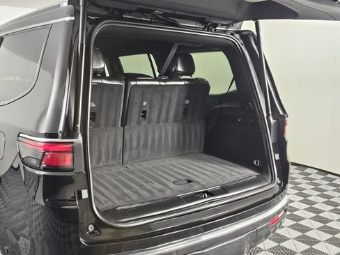Used 2022 Jeep Wagoneer Series I AWD/4WD image 14