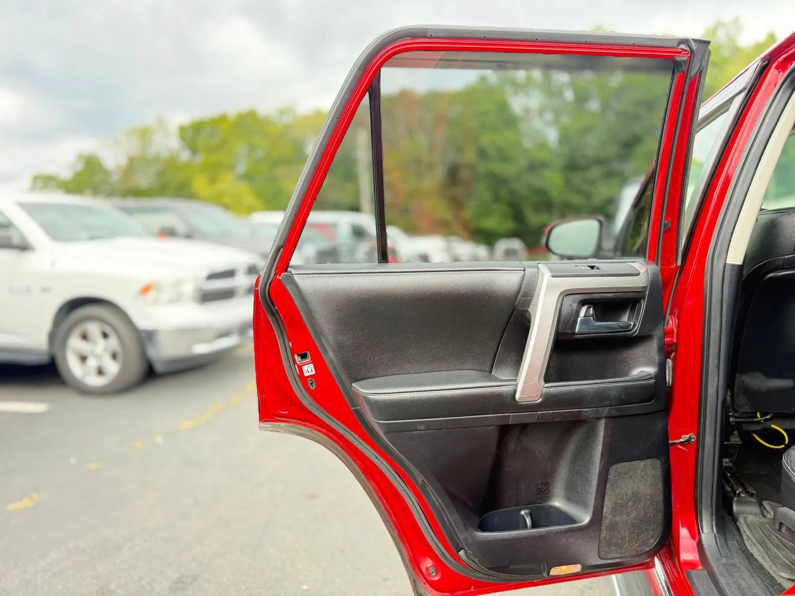 Used 2014 Toyota 4Runner Limited AWD/4WD image 29