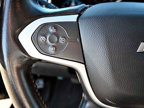 Used 2015 Chevrolet Colorado LT w/ LT Convenience Package image 18