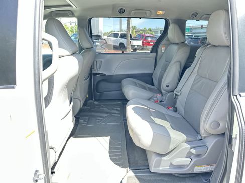 Used 2015 Toyota Sienna XLE image 15