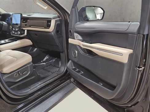 Used 2024 Ford Expedition Limited AWD/4WD image 19