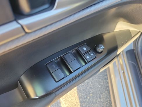 Used 2025 Toyota Camry SE image 14