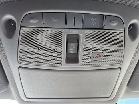 Used 2017 Nissan Rogue SL w/ SL Premium Package image 23