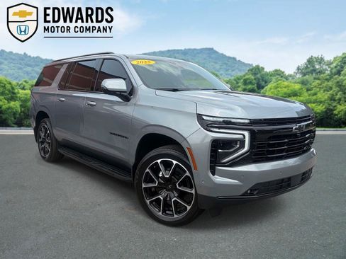 Used 2025 Chevrolet Suburban RST w/ Comfort Package AWD/4WD image 1