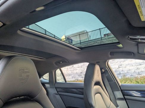 Used 2023 Porsche Panamera image 27