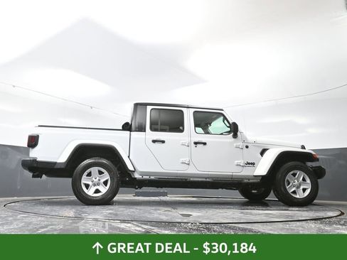Used 2022 Jeep Gladiator Sport image 51
