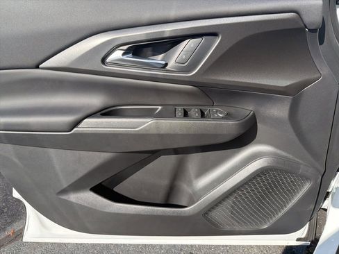 New 2026 Chevrolet Equinox EV LT image 17