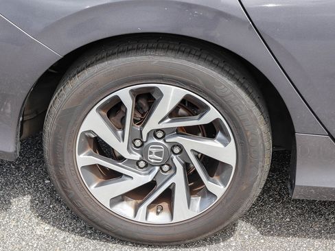 Used 2018 Honda Civic EX image 8