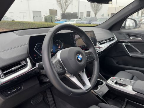 Certified 2025 BMW X2 xDrive28i image 17