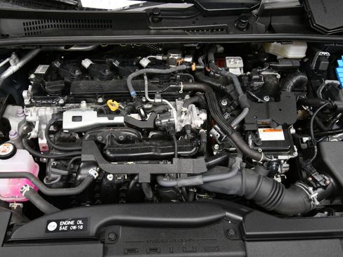 Certified 2024 Toyota Prius LE image 32