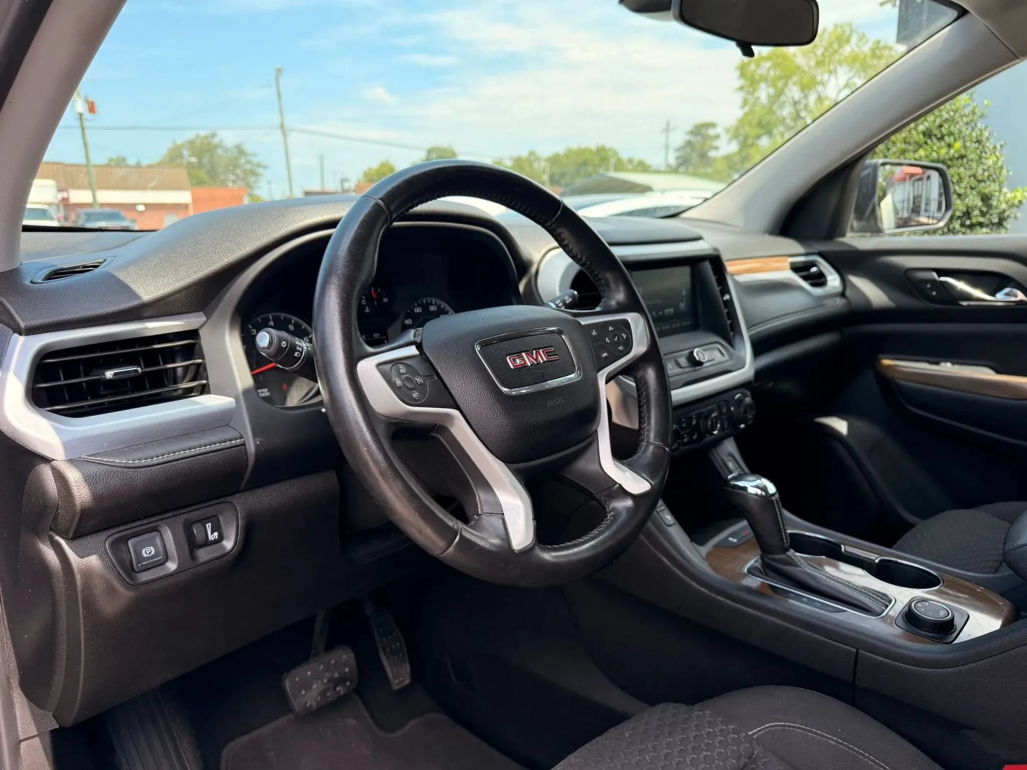 Used 2019 GMC Acadia SLE AWD/4WD image 12