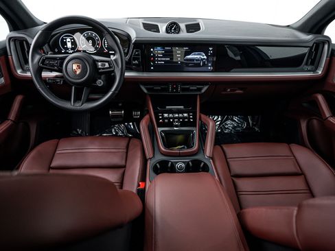 New 2026 Porsche Cayenne S image 12