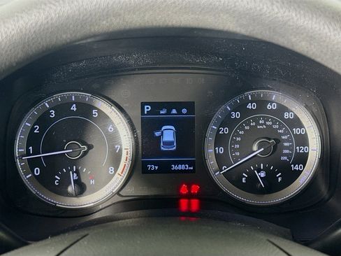 Used 2022 Hyundai Venue SE image 16