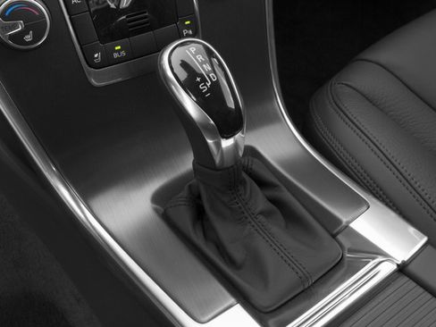 Used 2016 Volvo XC60 T6 Platinum image 10