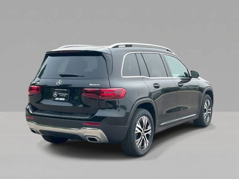 Used 2026 Mercedes-Benz GLB 250 4MATIC image 8