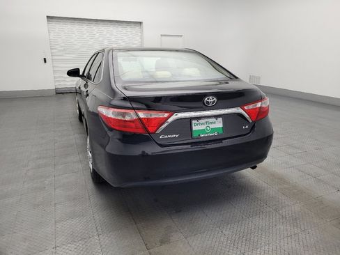 Used 2016 Toyota Camry SE image 6