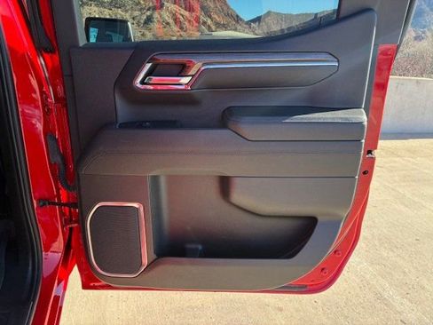 Used 2024 Chevrolet Silverado 1500 LT Trail Boss w/ LT Trail Boss Premium Package image 17