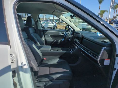 Used 2025 Hyundai Santa Fe SEL FWD image 30