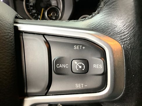 Used 2019 RAM 1500 Big Horn image 18