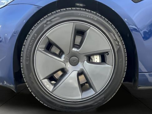 Used 2018 Tesla Model 3 Mid Range image 24