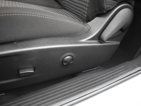 Used 2023 Dodge Challenger SXT image 21