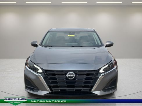 Used 2023 Nissan Altima 2.5 SV w/ SV Premium Package FWD image 7
