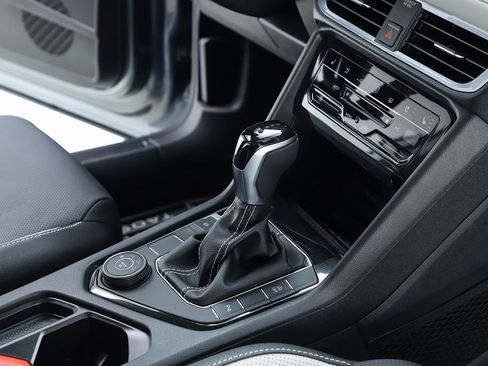 New 2025 Volkswagen Taos SEL image 73