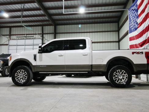 Used 2017 Ford F250 King Ranch w/ King Ranch Ultimate Package AWD/4WD image 6