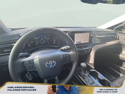 Used 2025 Toyota Camry LE image 16