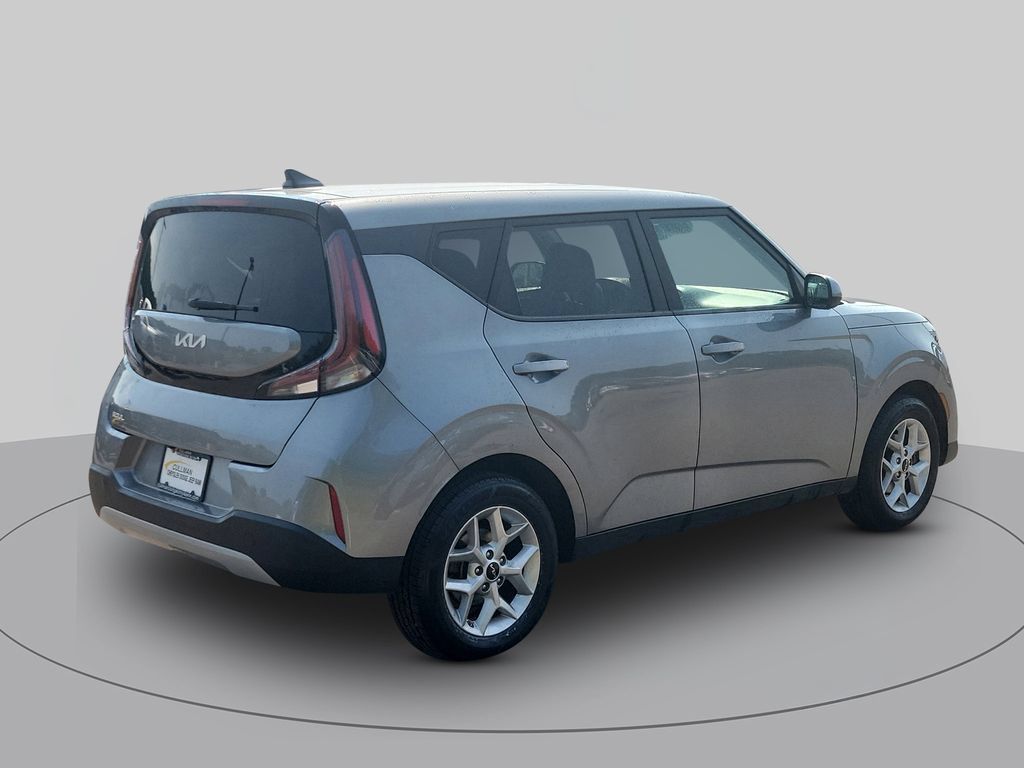 Used 2023 Kia Soul LX w/ Option Group 015 FWD image 3