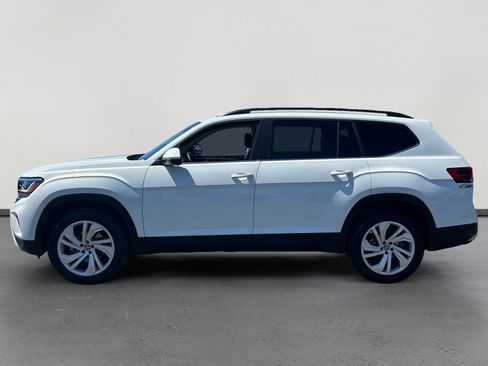 Used 2023 Volkswagen Atlas SE w/ Panoramic Sunroof Package FWD image 2
