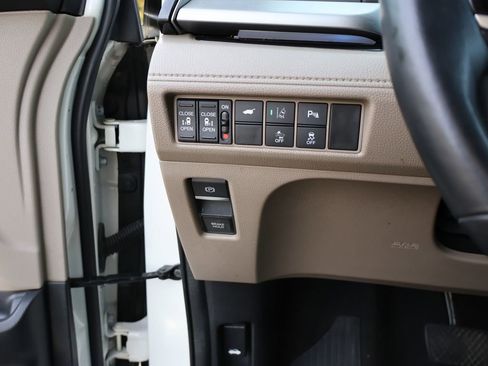 Used 2018 Honda Odyssey Elite image 38