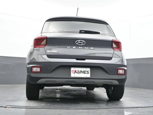 Used 2025 Hyundai Venue SEL FWD image 41