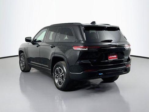 Used 2023 Jeep Grand Cherokee Trailhawk w/ Luxury Tech Group III AWD/4WD image 3