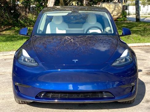 Used 2023 Tesla Model Y Long Range image 3