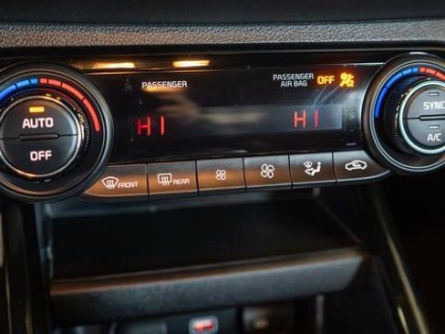 Used 2023 Kia Forte GT-Line image 30