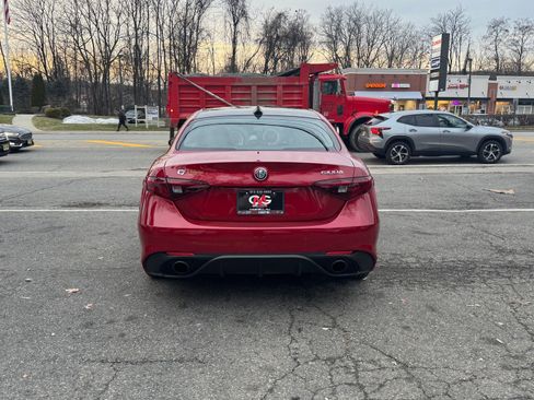 Used 2017 Alfa Romeo Giulia Ti w/ TI 19" Sport Package image 6