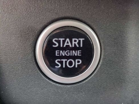 Used 2023 Nissan Rogue SV image 16