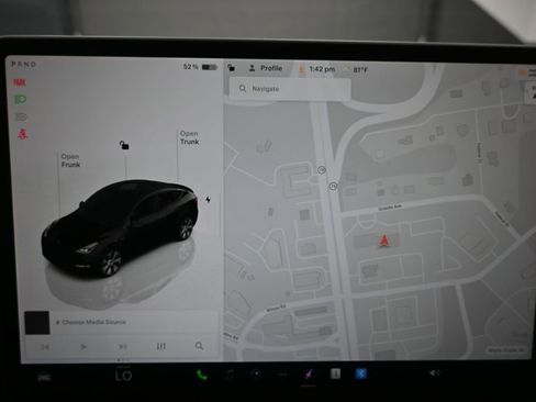Used 2024 Tesla Model Y Long Range AWD/4WD image 12